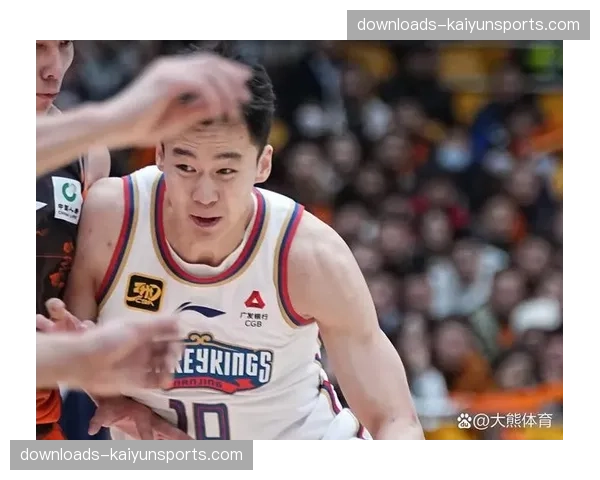 从青训到核心:张镇麟关键时刻两记暴扣拯救上海连胜 从青训到核心:张镇麟关键时刻两记暴扣拯救上海连胜