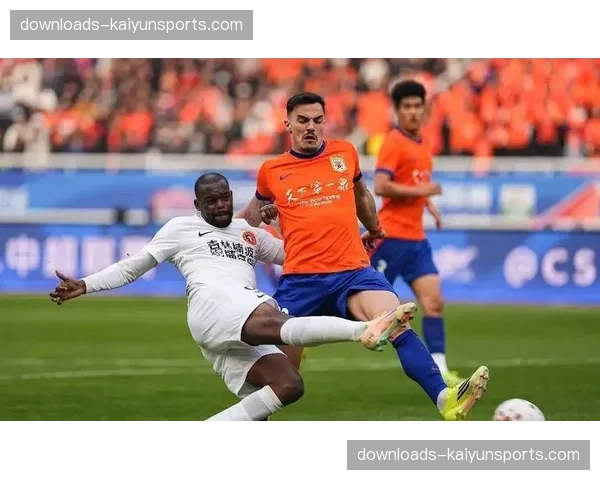 泰山低成本引援阿尔瓦罗暗藏布局，关系网操作虽巧但依赖风险浮现