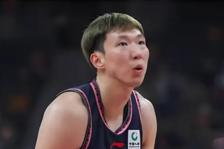 广东男篮取得关键胜利，稳健晋级