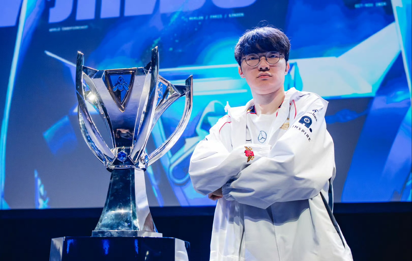 开云体育-LOL-MSI：Faker瑞兹三杀统治团战，T13-0击败BLG晋级胜决(智勋单杀faker完整视频)
