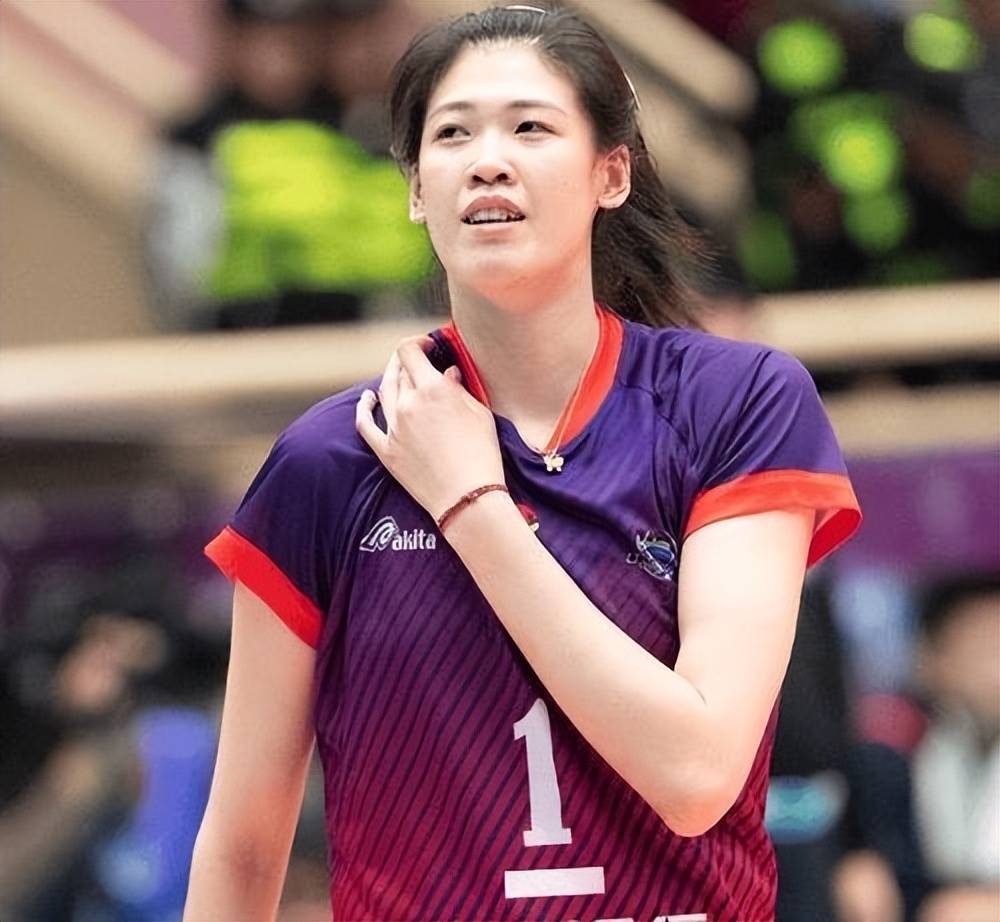 包含李盈莹随队出征!中国女排PK两大豪强对日本恐遭遇苦战的词条
