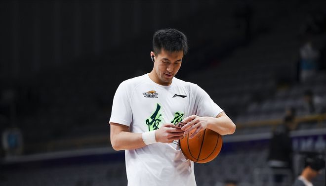 场均25.7分7助，郭艾伦20-21赛季总决赛个人集锦(郭艾伦过人集锦高清)