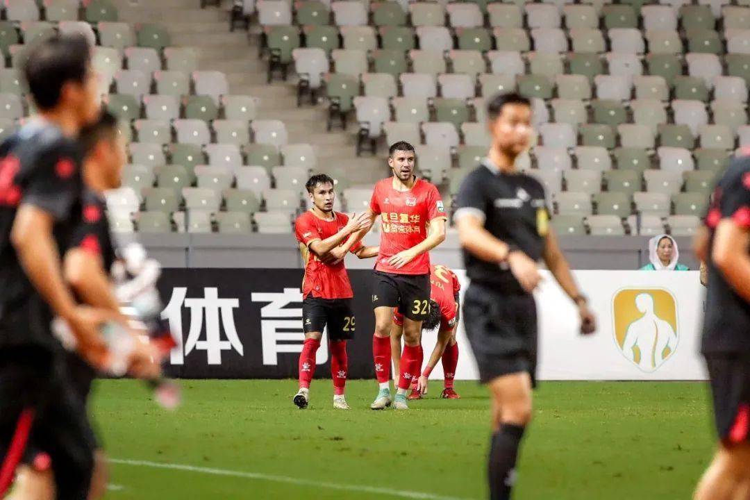 中甲第19轮上海嘉定汇龙VS南京城市上海主帅：争取拿下关(上海嘉定汇龙球员名单)
