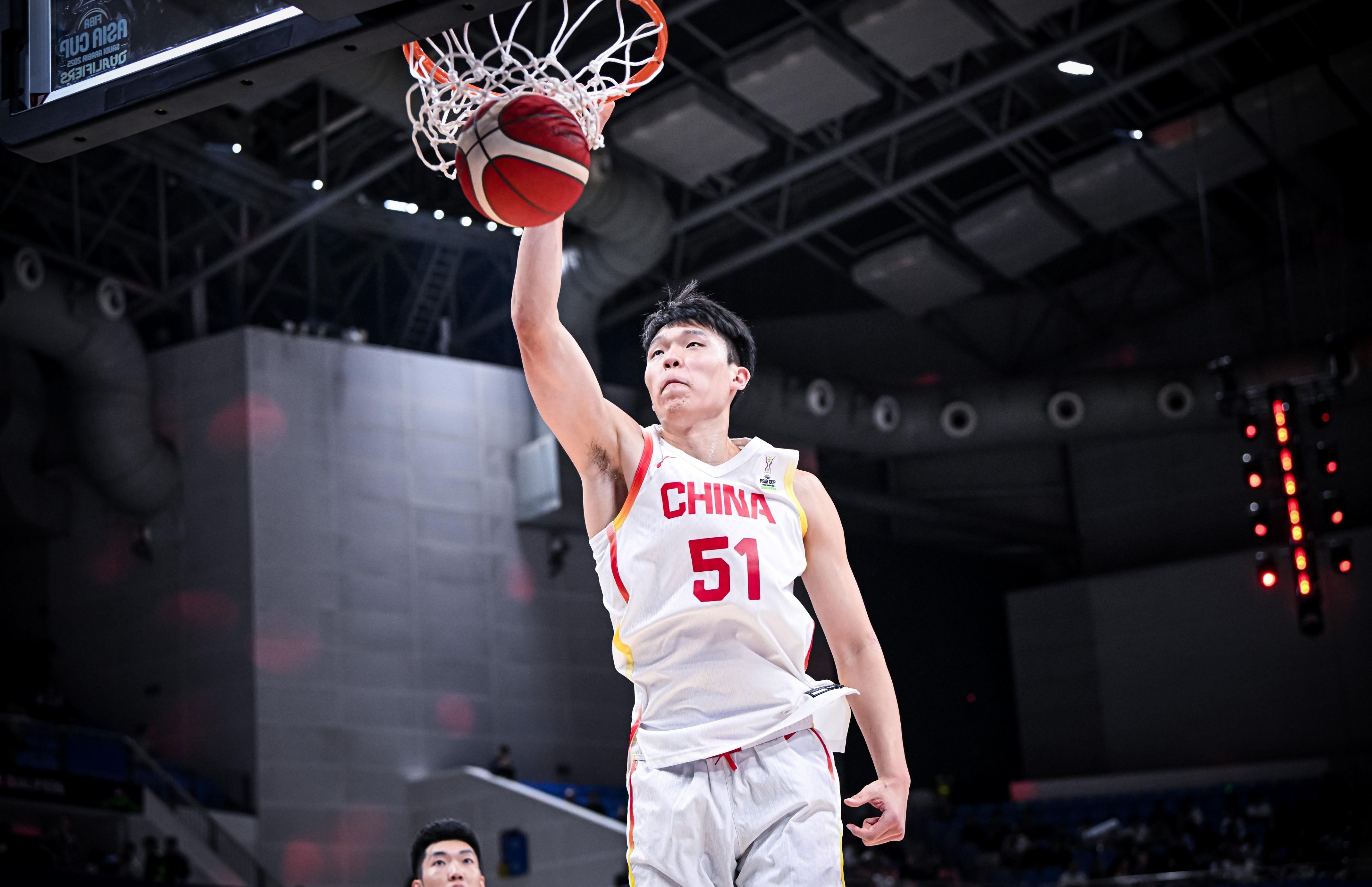 开云体育-关于NBA夏联-中国男篮负黄蜂杨瀚森12分7失误6犯的信息